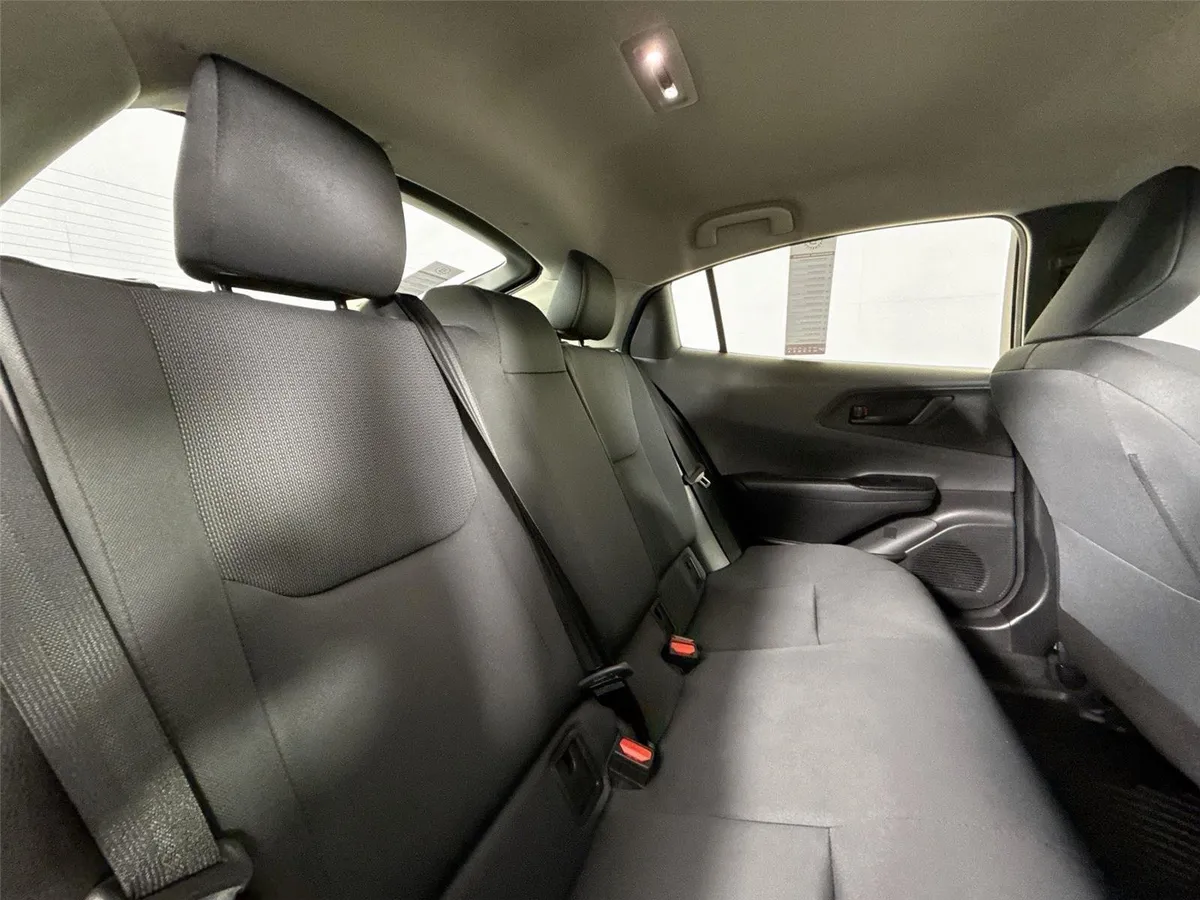 2023 Toyota Prius XLE thumbnail 36