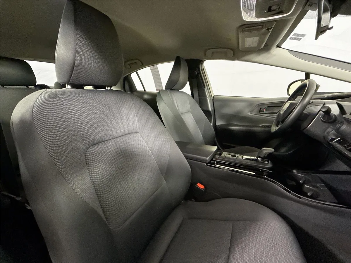 2023 Toyota Prius XLE thumbnail 37