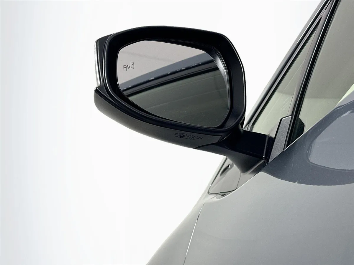 2023 Toyota Prius XLE thumbnail 5
