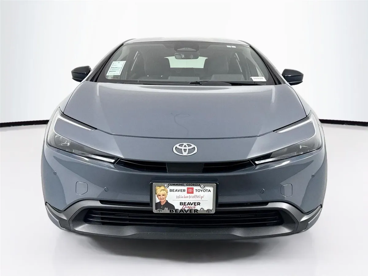 2023 Toyota Prius XLE thumbnail 8