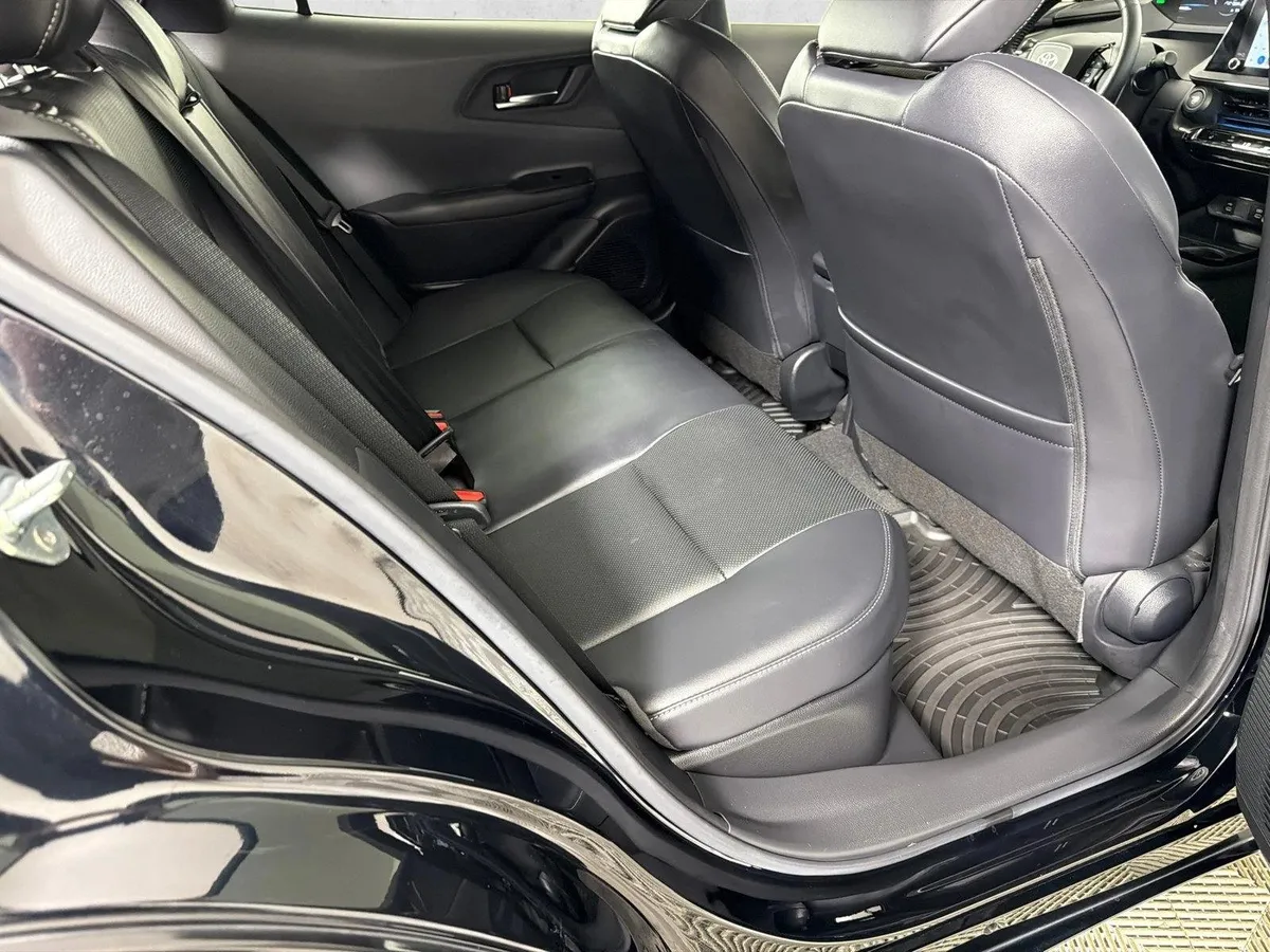 2023 Toyota Prius XLE thumbnail 15