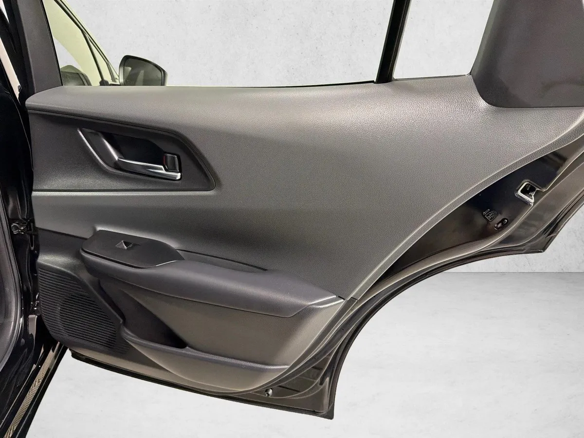 2023 Toyota Prius XLE thumbnail 16