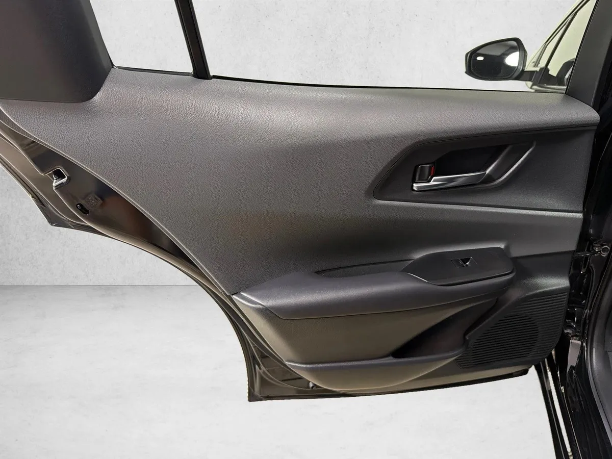 2023 Toyota Prius XLE thumbnail 21