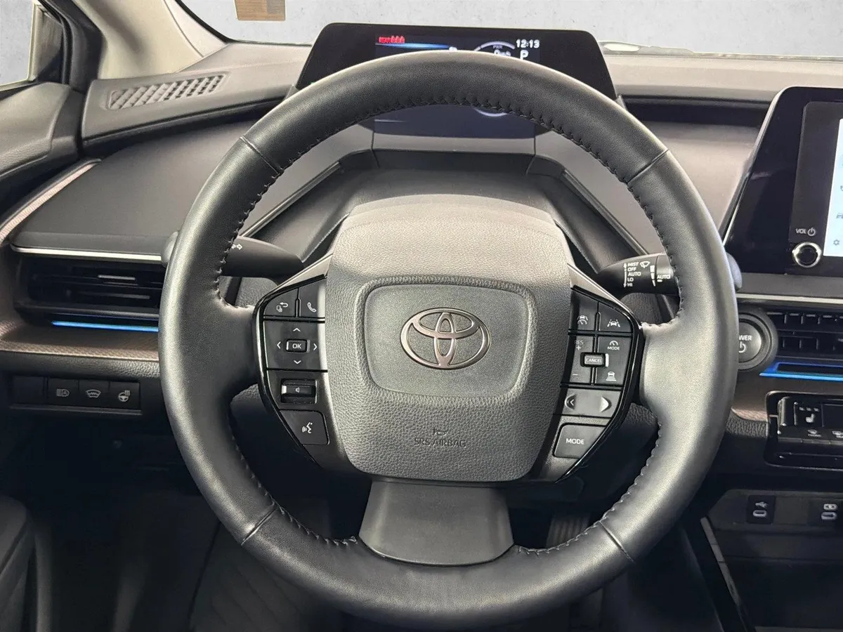 2023 Toyota Prius XLE thumbnail 23