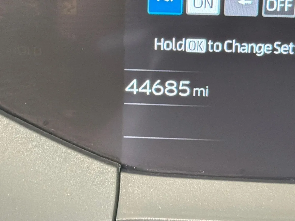 2023 Toyota Prius XLE thumbnail 27