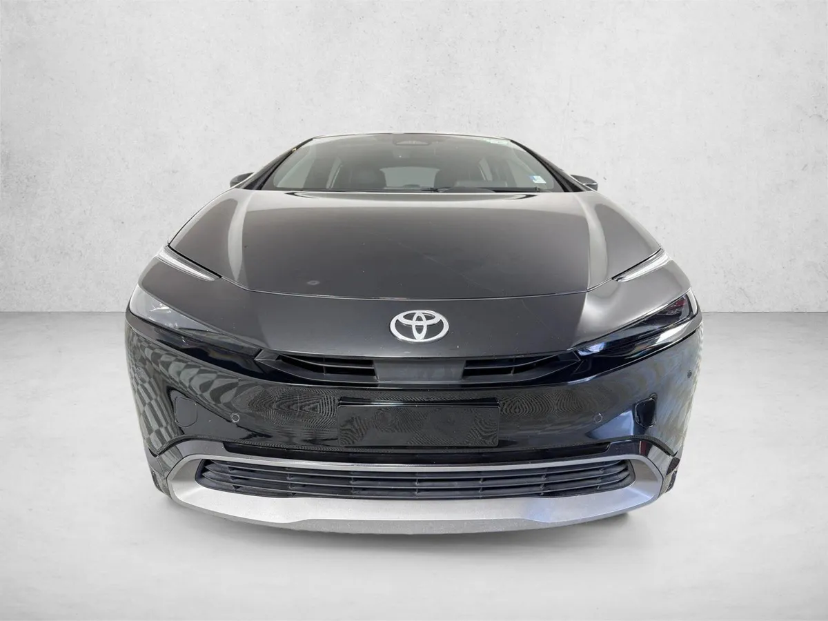2023 Toyota Prius XLE thumbnail 8