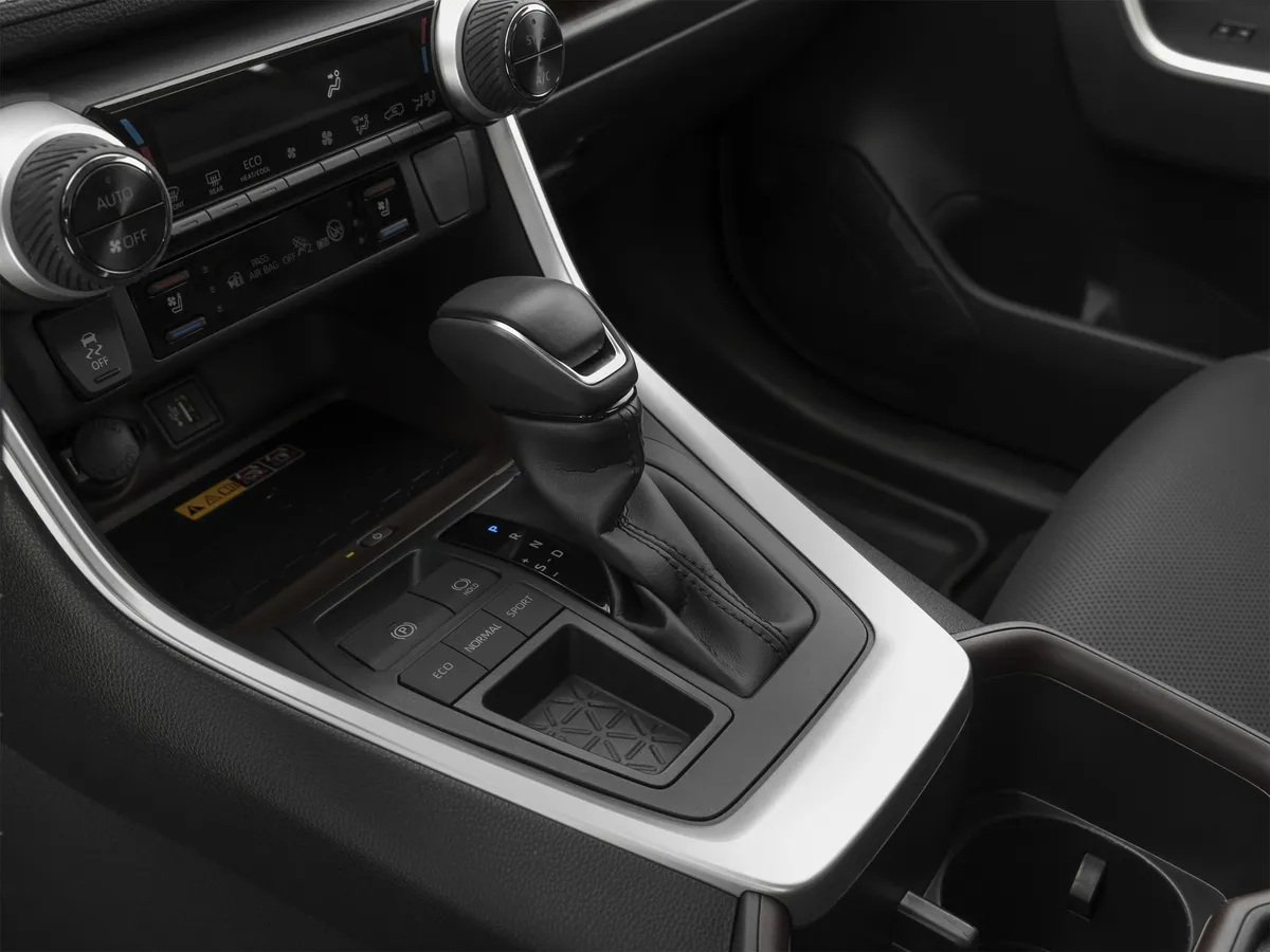 2023 Toyota RAV4 Hybrid Hybrid SE thumbnail 26