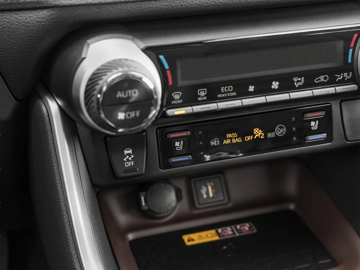 2023 Toyota RAV4 Hybrid Hybrid SE thumbnail 45