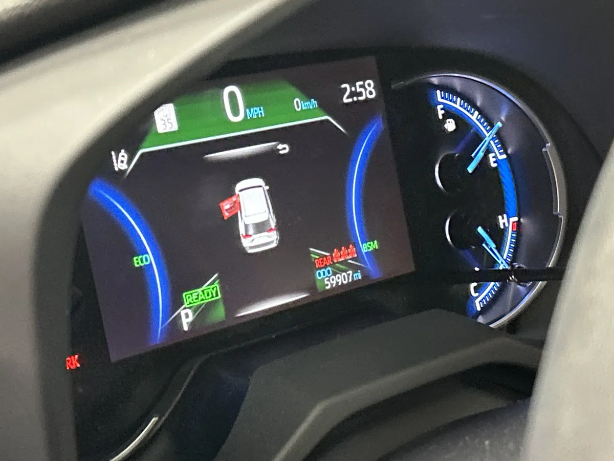 2023 Toyota RAV4 Hybrid Hybrid XLE thumbnail 8