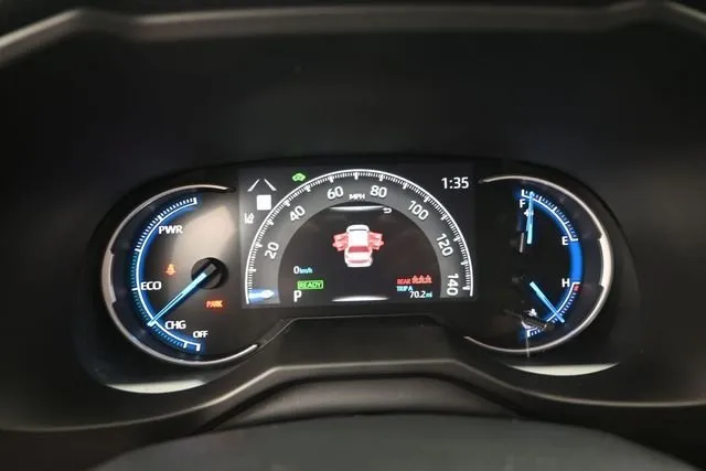 2023 Toyota RAV4 Hybrid LE thumbnail 11