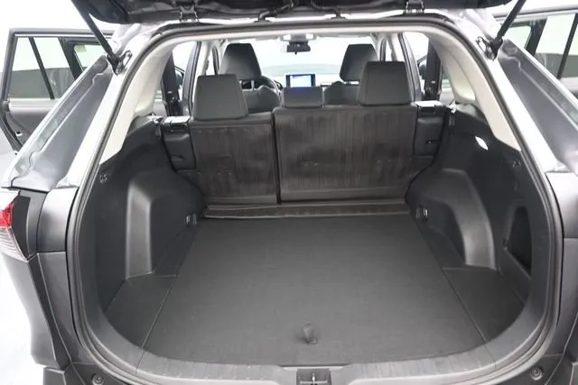 2023 Toyota RAV4 Hybrid LE thumbnail 15