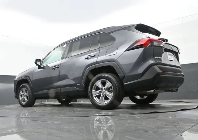 2023 Toyota RAV4 Hybrid LE thumbnail 26