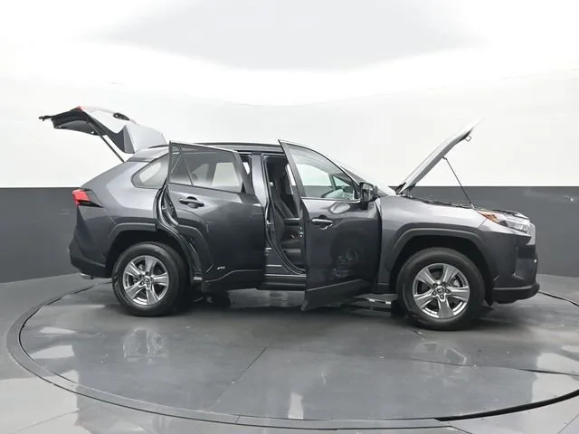 2023 Toyota RAV4 Hybrid LE thumbnail 33