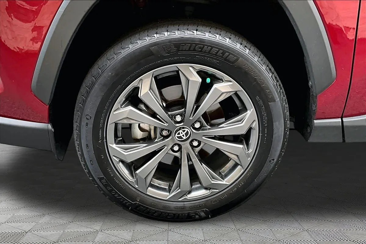2023 Toyota RAV4 Hybrid Limited thumbnail 10