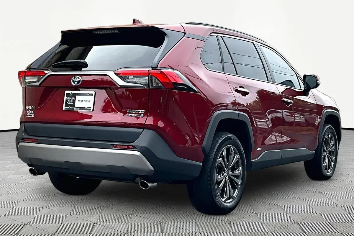 2023 Toyota RAV4 Hybrid Limited thumbnail 12