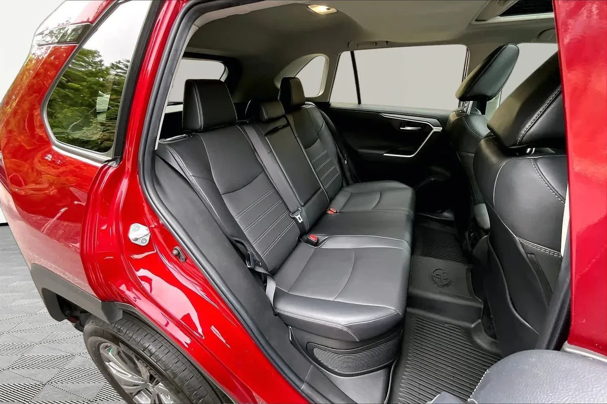 2023 Toyota RAV4 Hybrid Limited thumbnail 19