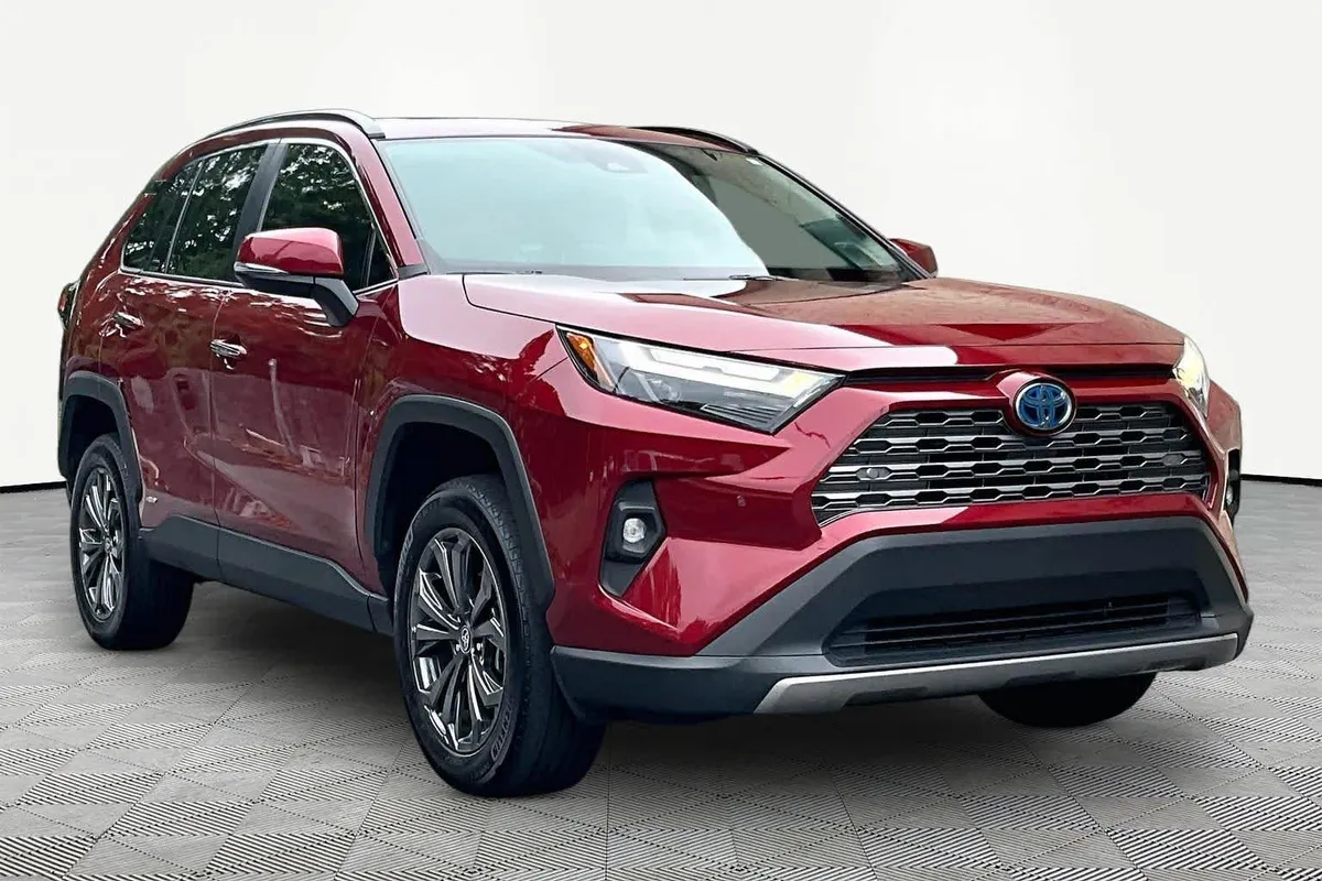 2023 Toyota RAV4 Hybrid Limited thumbnail 2