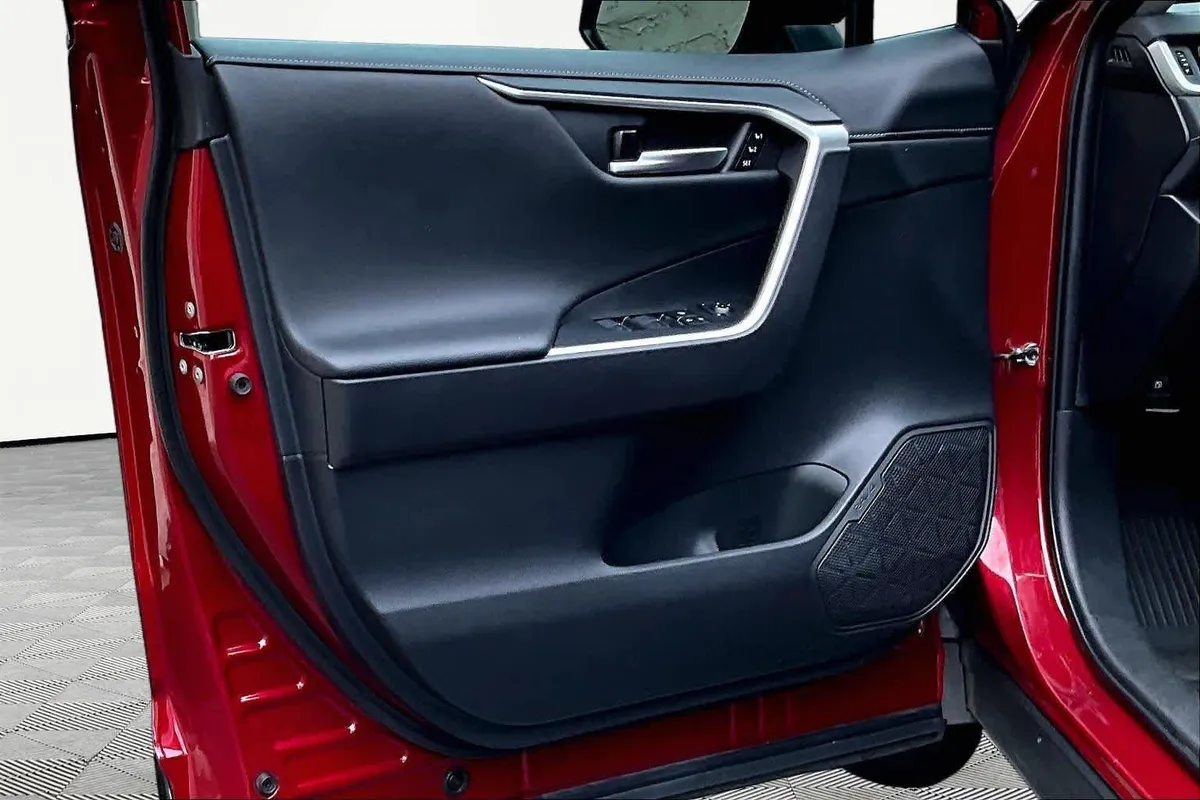 2023 Toyota RAV4 Hybrid Limited thumbnail 21