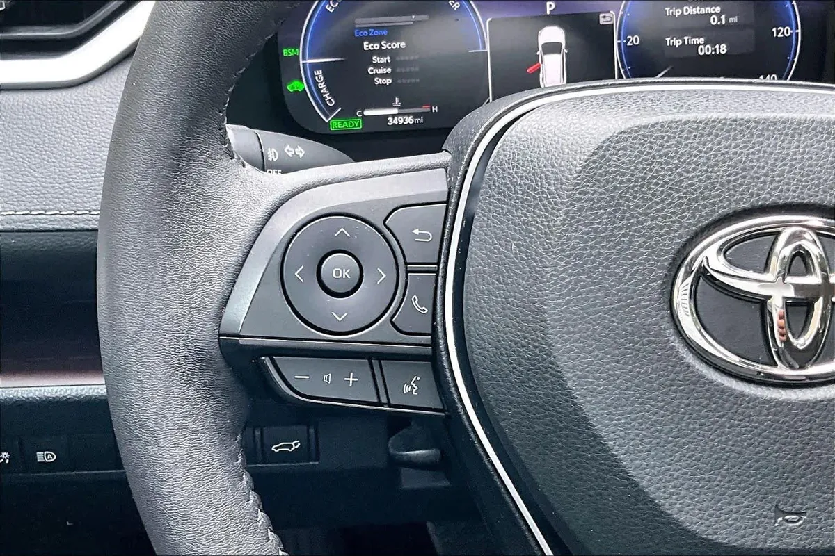 2023 Toyota RAV4 Hybrid Limited thumbnail 23