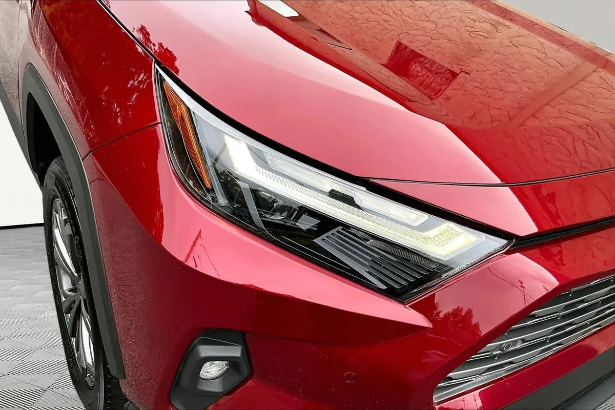 2023 Toyota RAV4 Hybrid Limited thumbnail 27