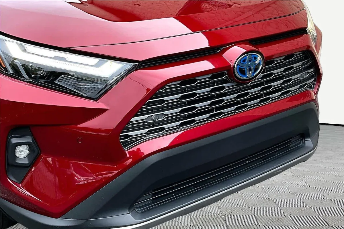 2023 Toyota RAV4 Hybrid Limited thumbnail 29