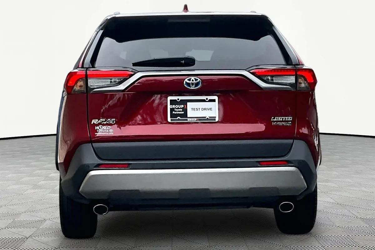 2023 Toyota RAV4 Hybrid Limited thumbnail 4