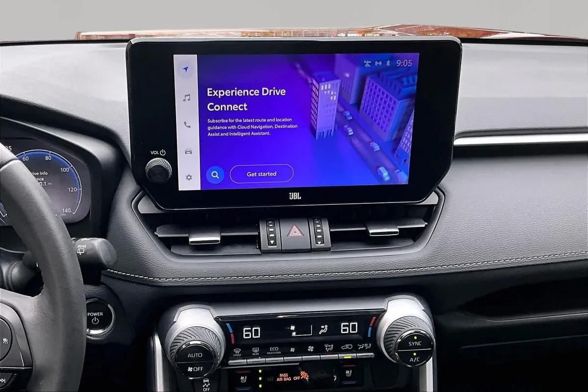 2023 Toyota RAV4 Hybrid Limited thumbnail 6