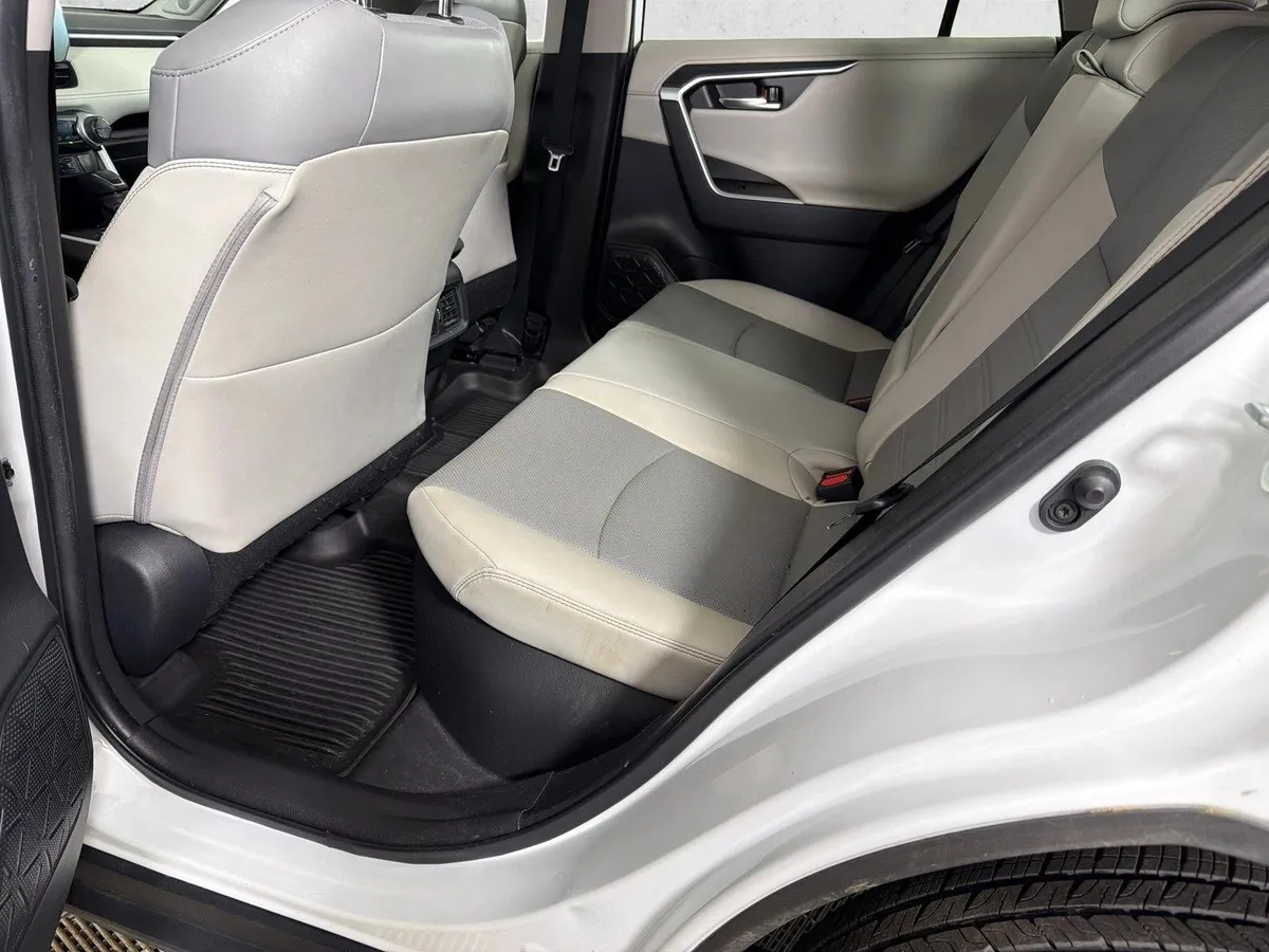 2023 Toyota RAV4 Hybrid Limited thumbnail 22