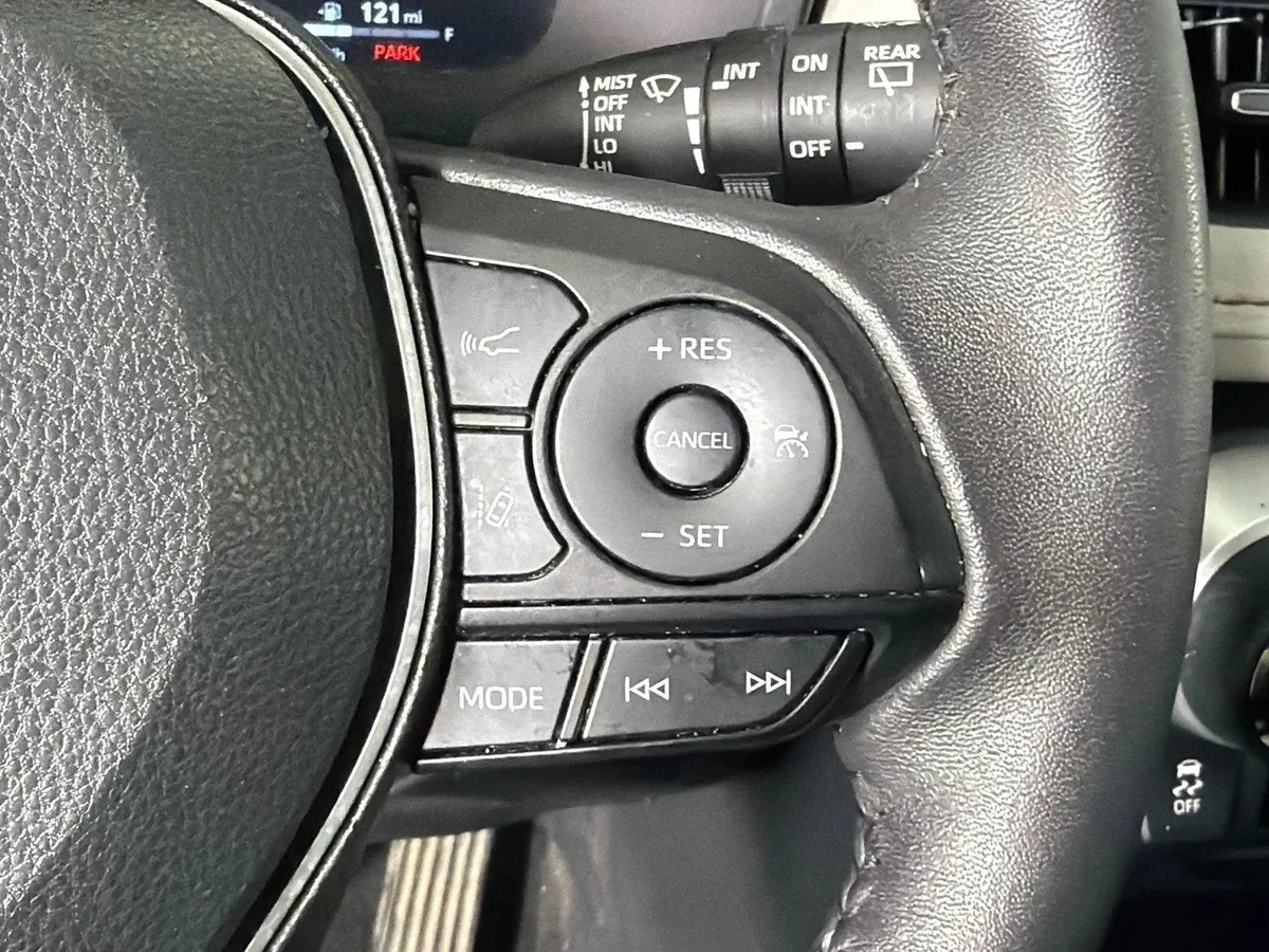 2023 Toyota RAV4 Hybrid Limited thumbnail 27