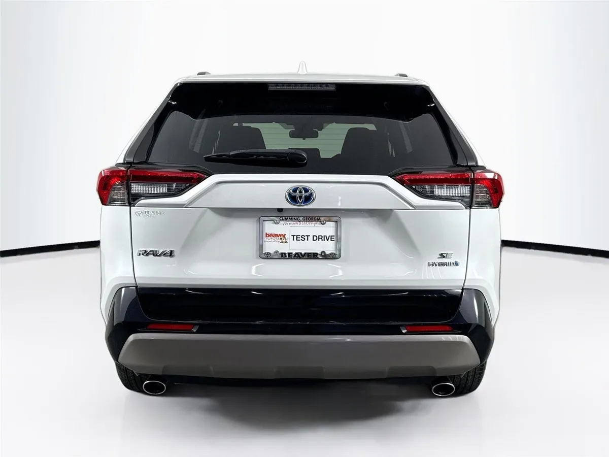 2023 Toyota RAV4 Hybrid SE thumbnail 12