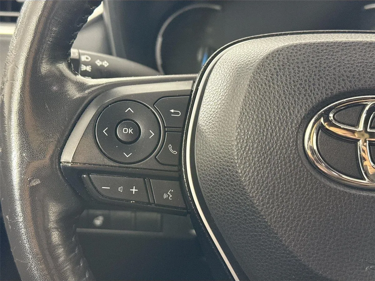 2023 Toyota RAV4 Hybrid SE thumbnail 18