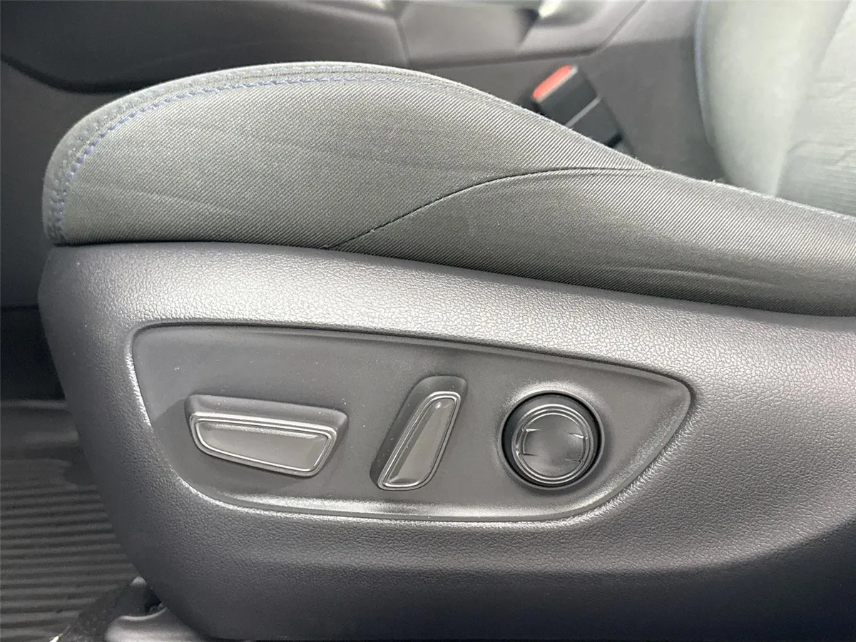 2023 Toyota RAV4 Hybrid SE thumbnail 28