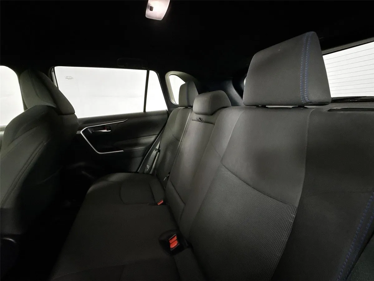 2023 Toyota RAV4 Hybrid SE thumbnail 29