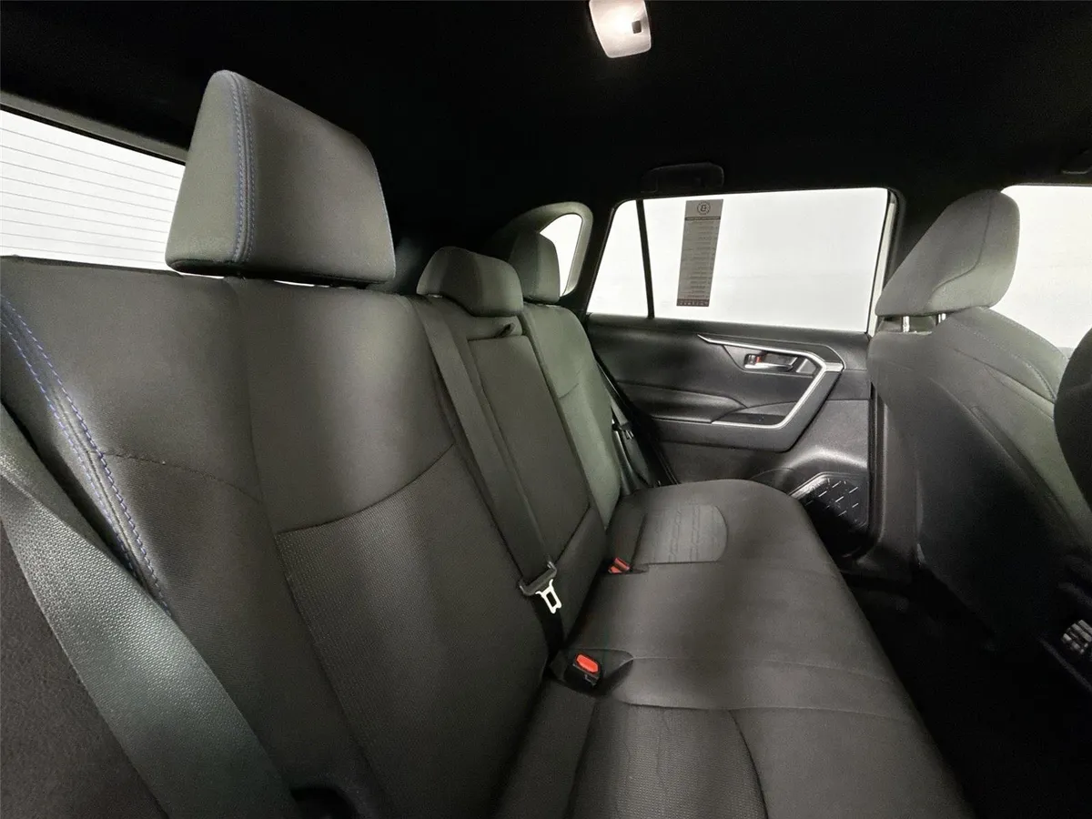 2023 Toyota RAV4 Hybrid SE thumbnail 40
