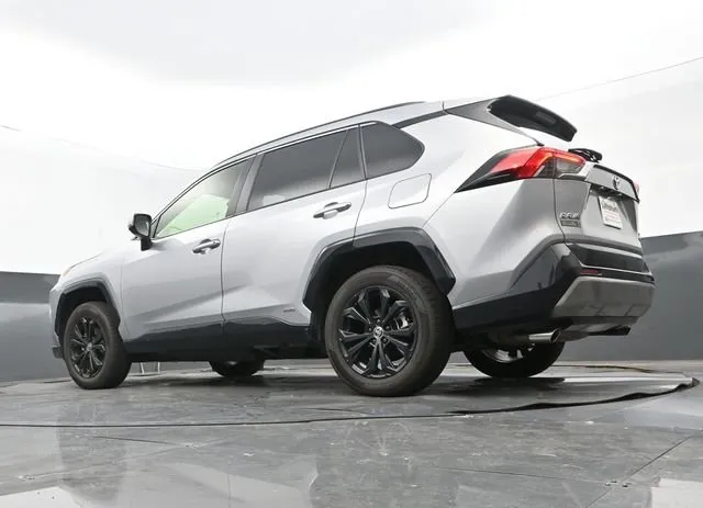 2023 Toyota RAV4 Hybrid SE thumbnail 10