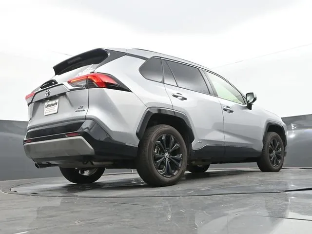 2023 Toyota RAV4 Hybrid SE thumbnail 11