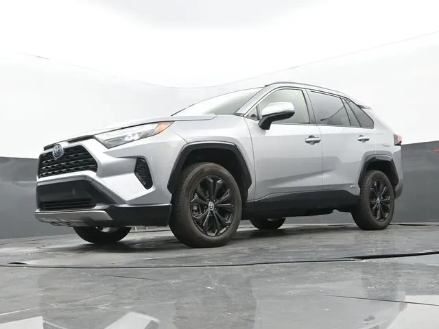 2023 Toyota RAV4 Hybrid SE thumbnail 12