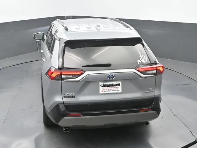 2023 Toyota RAV4 Hybrid SE thumbnail 15