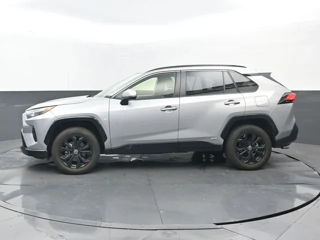 2023 Toyota RAV4 Hybrid SE thumbnail 7