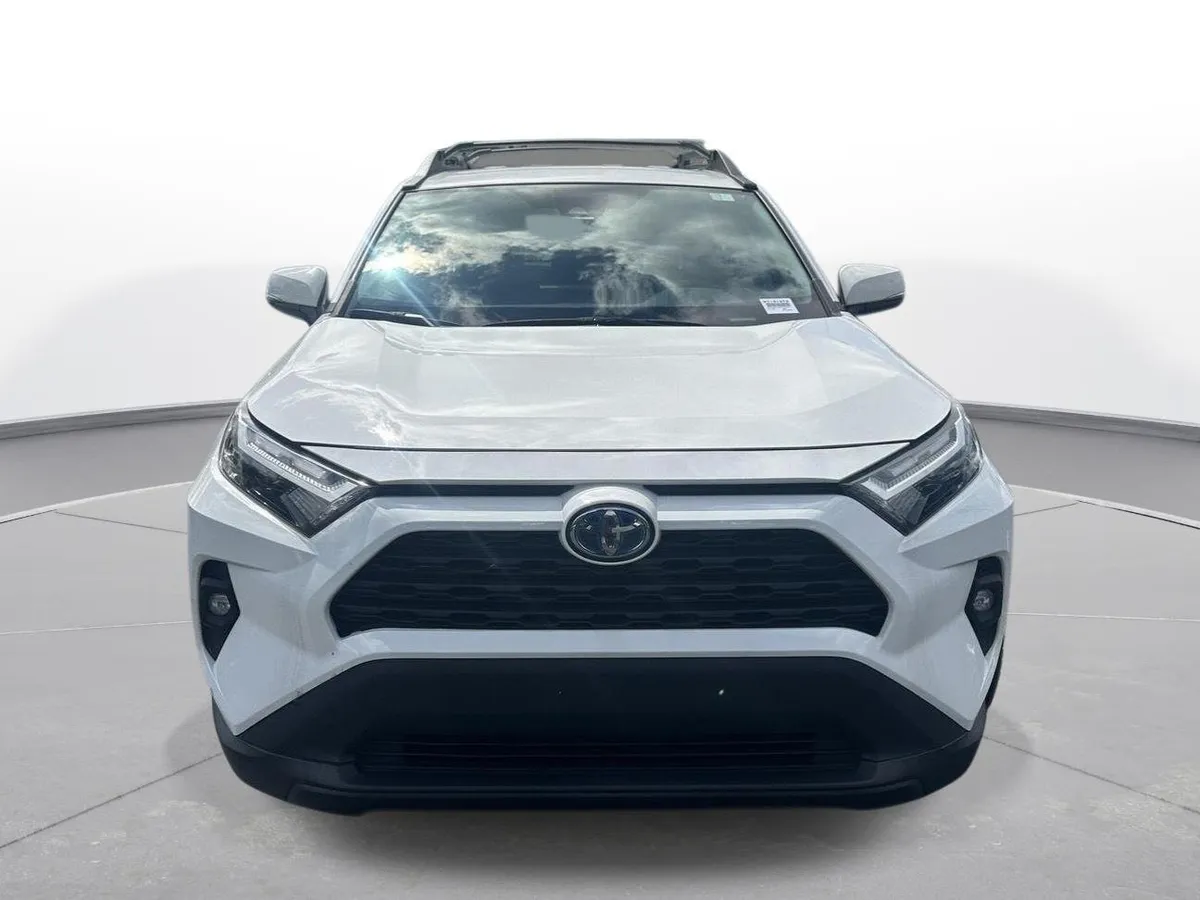 2023 Toyota RAV4 Hybrid Woodland Edition thumbnail 3