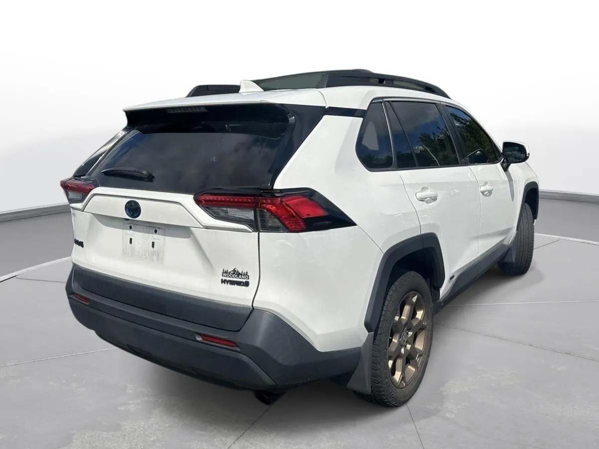 2023 Toyota RAV4 Hybrid Woodland Edition thumbnail 6