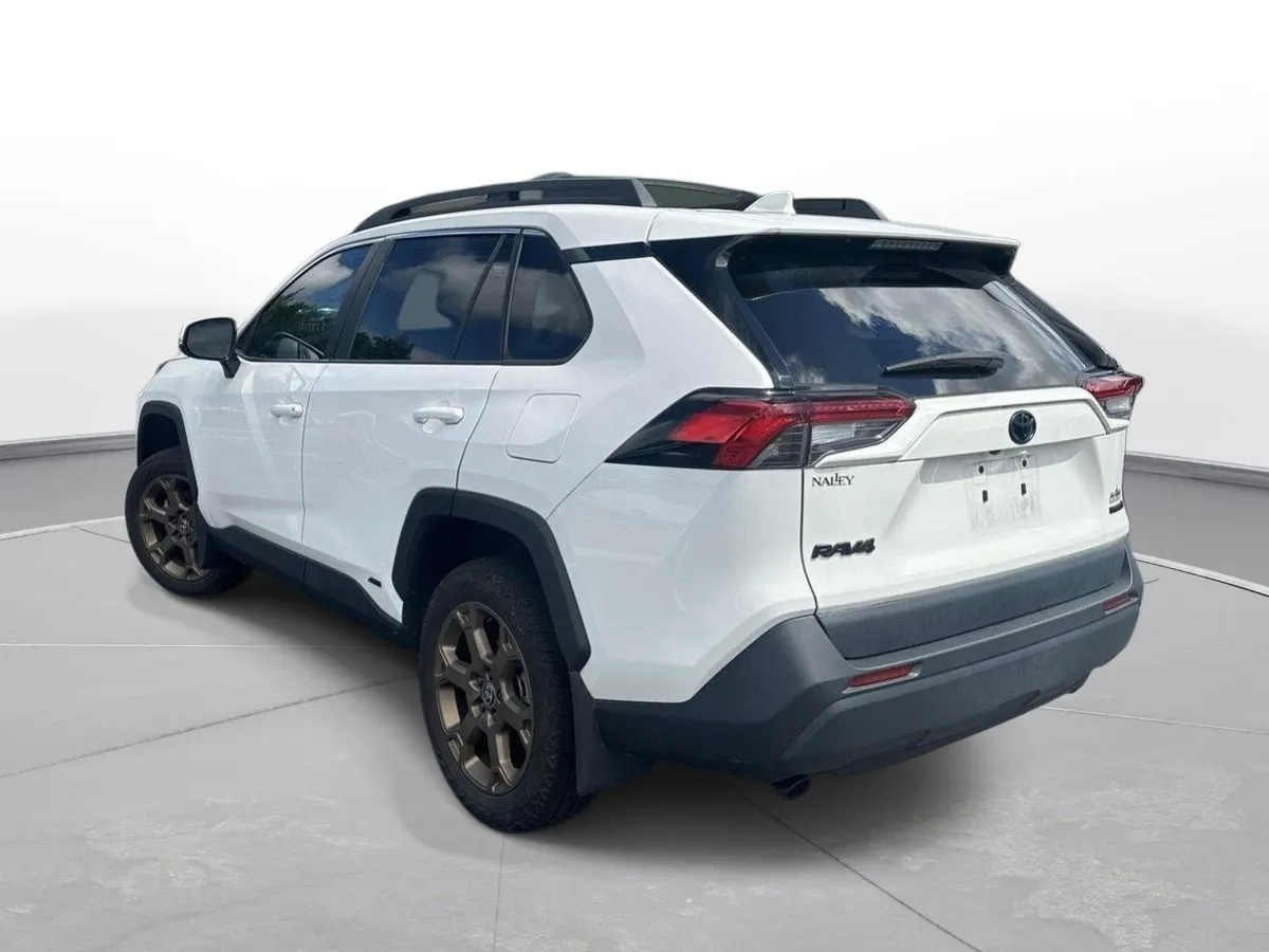 2023 Toyota RAV4 Hybrid Woodland Edition thumbnail 8