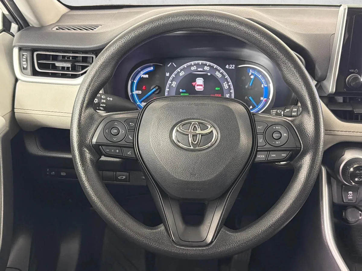 2023 Toyota RAV4 Hybrid XLE thumbnail 25