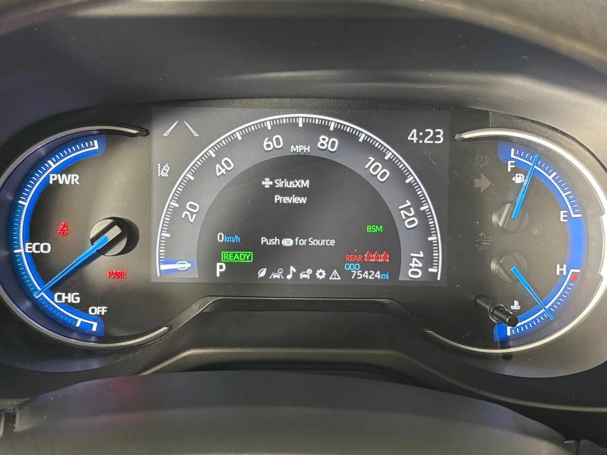 2023 Toyota RAV4 Hybrid XLE thumbnail 28