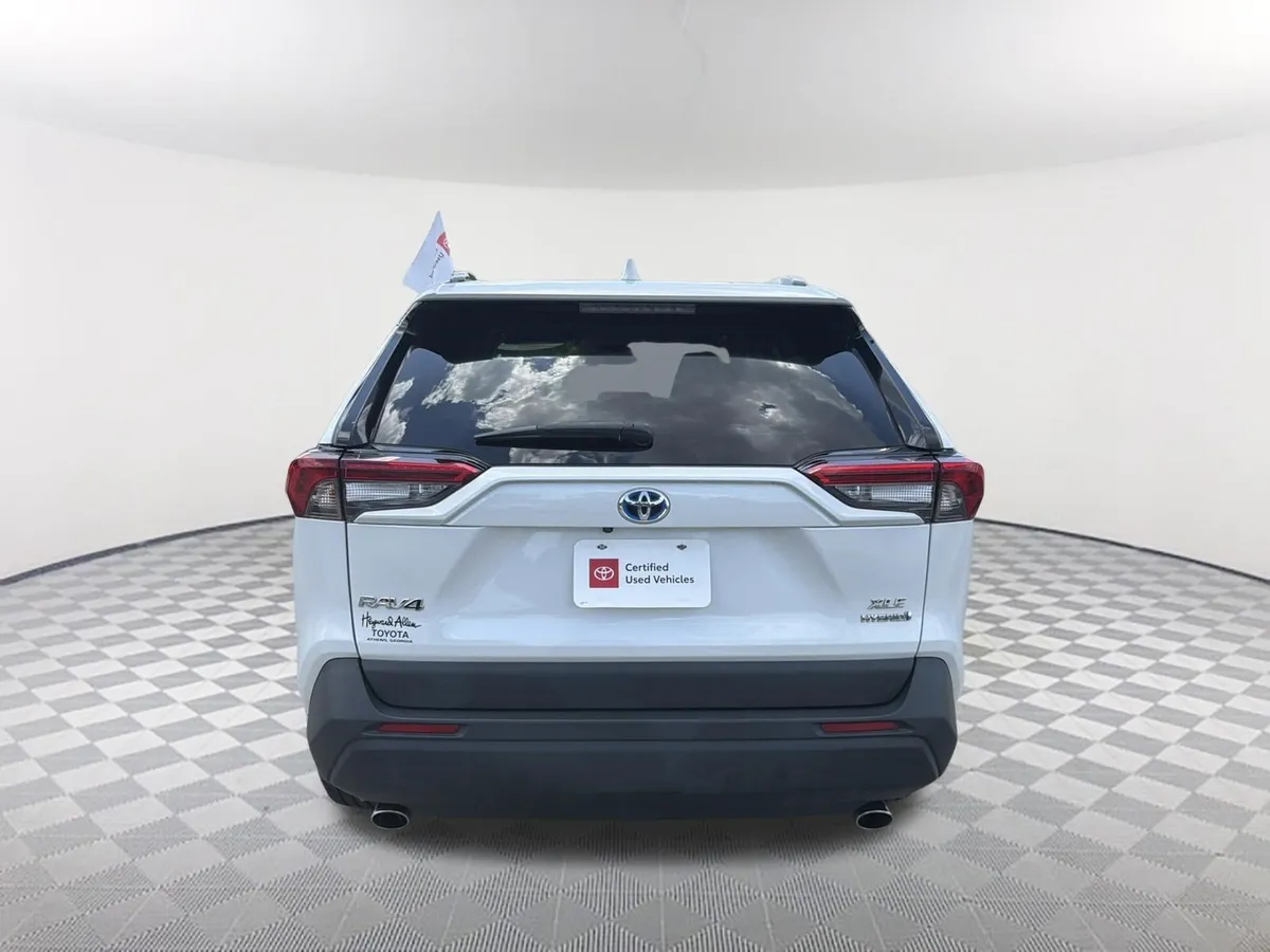 2023 Toyota RAV4 Hybrid XLE Premium thumbnail 16