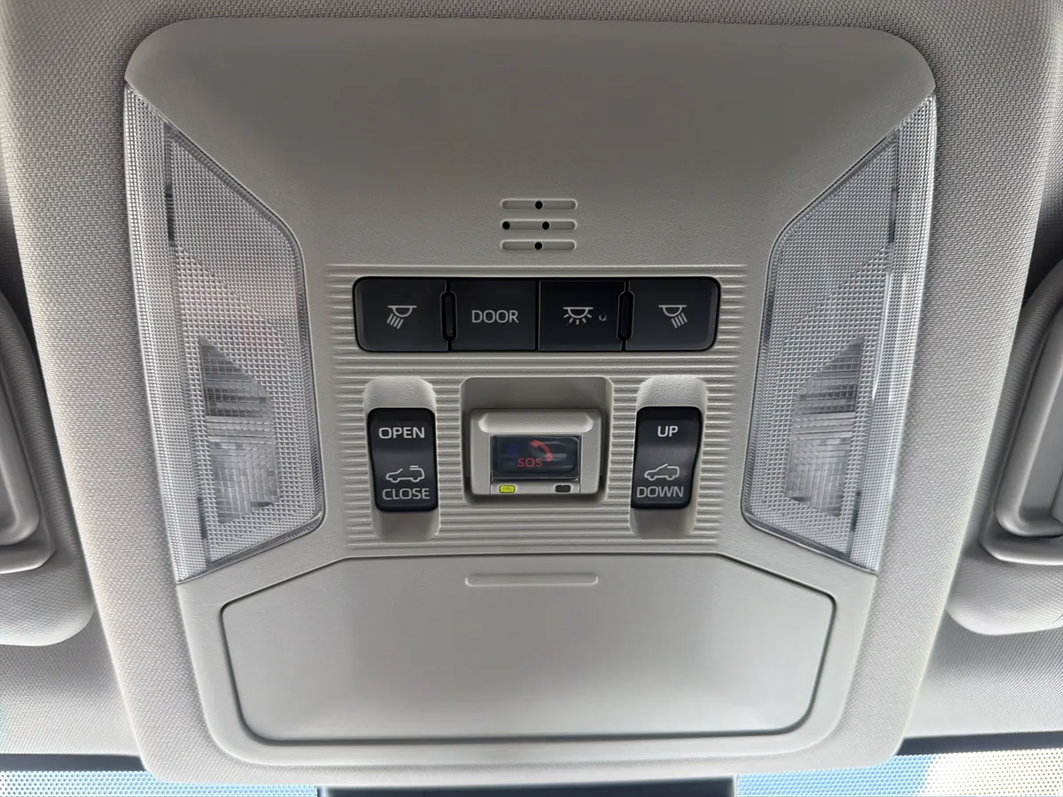 2023 Toyota RAV4 Hybrid XLE Premium thumbnail 5