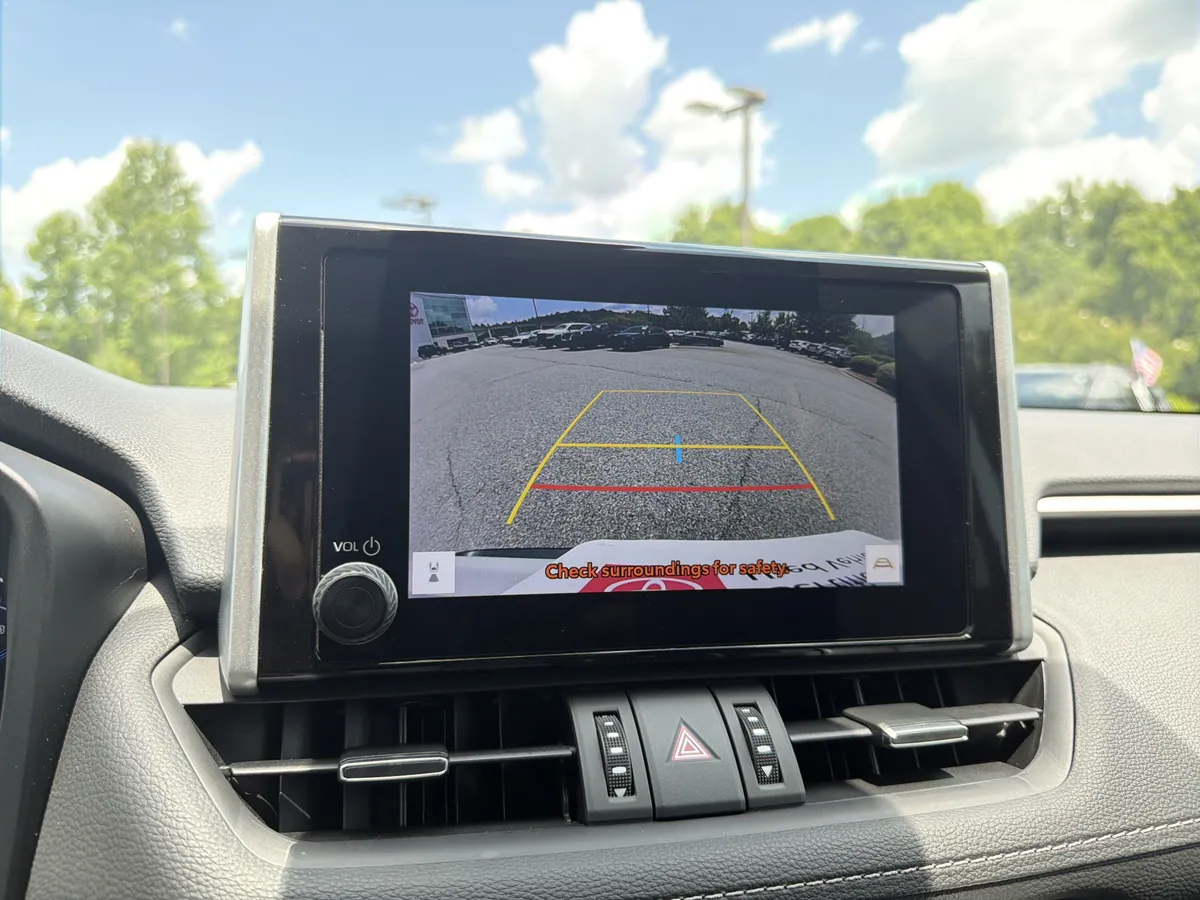 2023 Toyota RAV4 Hybrid XLE Premium thumbnail 7