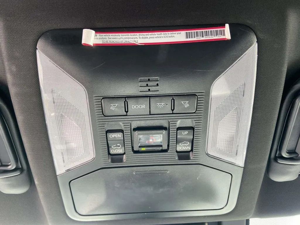 2023 Toyota RAV4 Hybrid XSE thumbnail 24