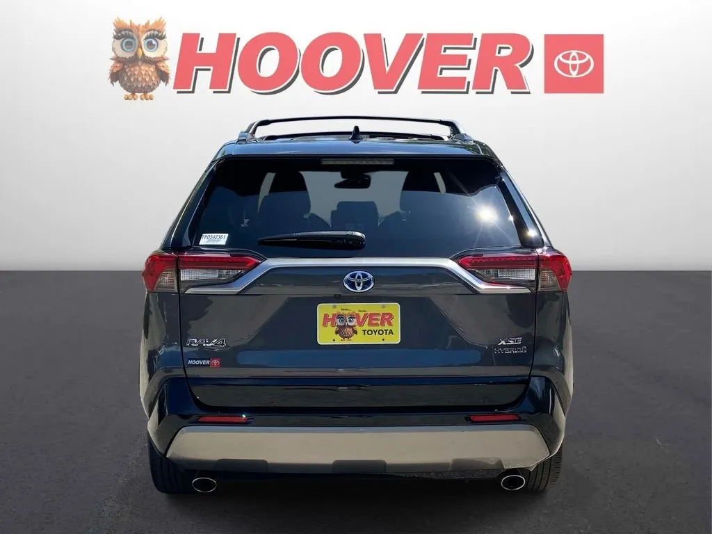 2023 Toyota RAV4 Hybrid XSE thumbnail 3