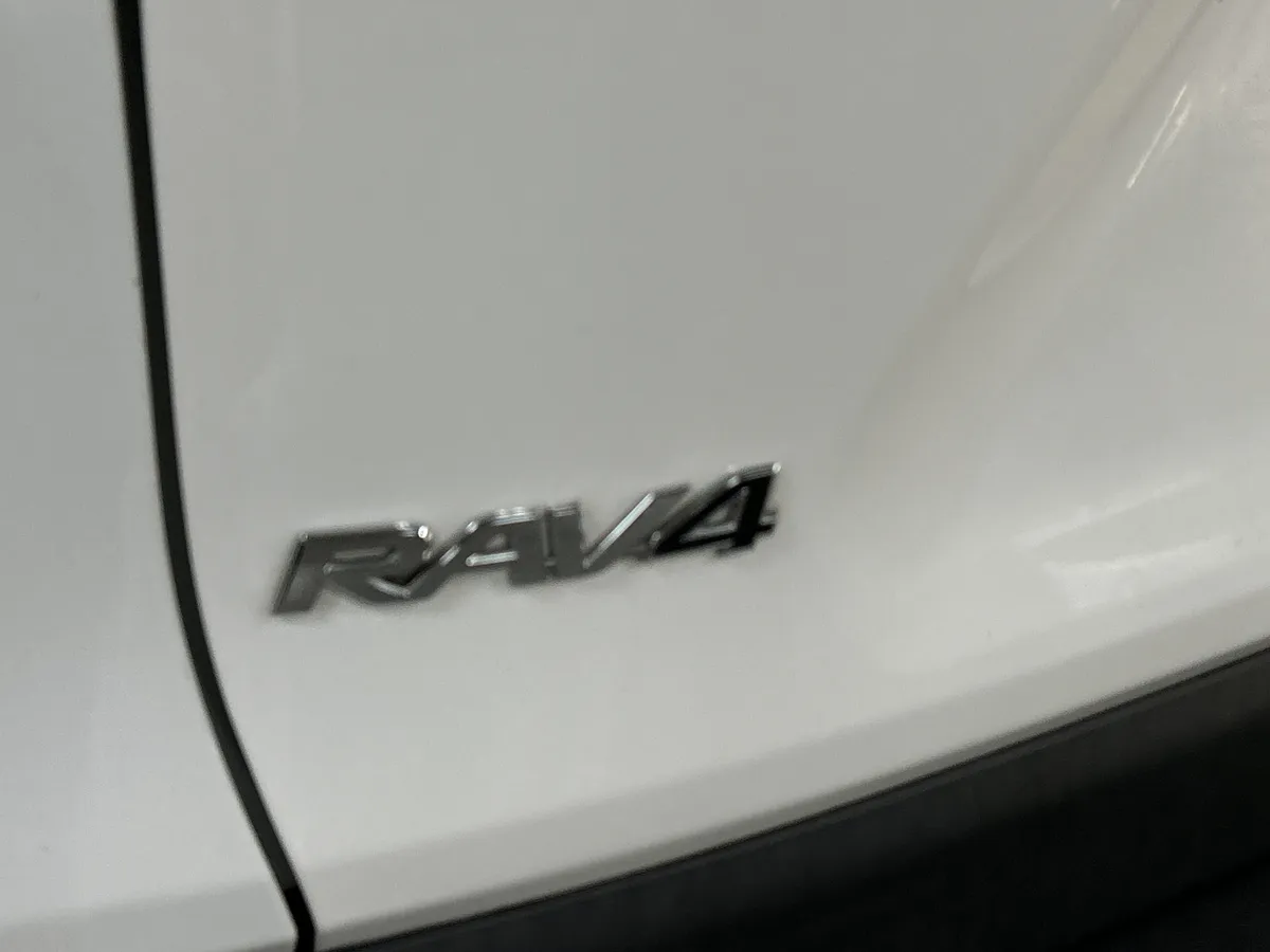 2023 Toyota RAV4 LE thumbnail 29